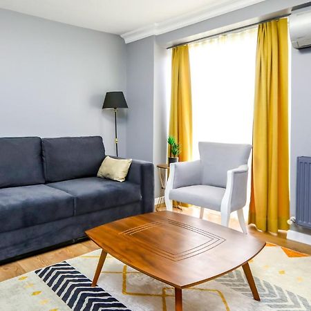 Vibrant Flat 500 M To Uskudar Ferry Station Apartment Istanbul Bagian luar foto