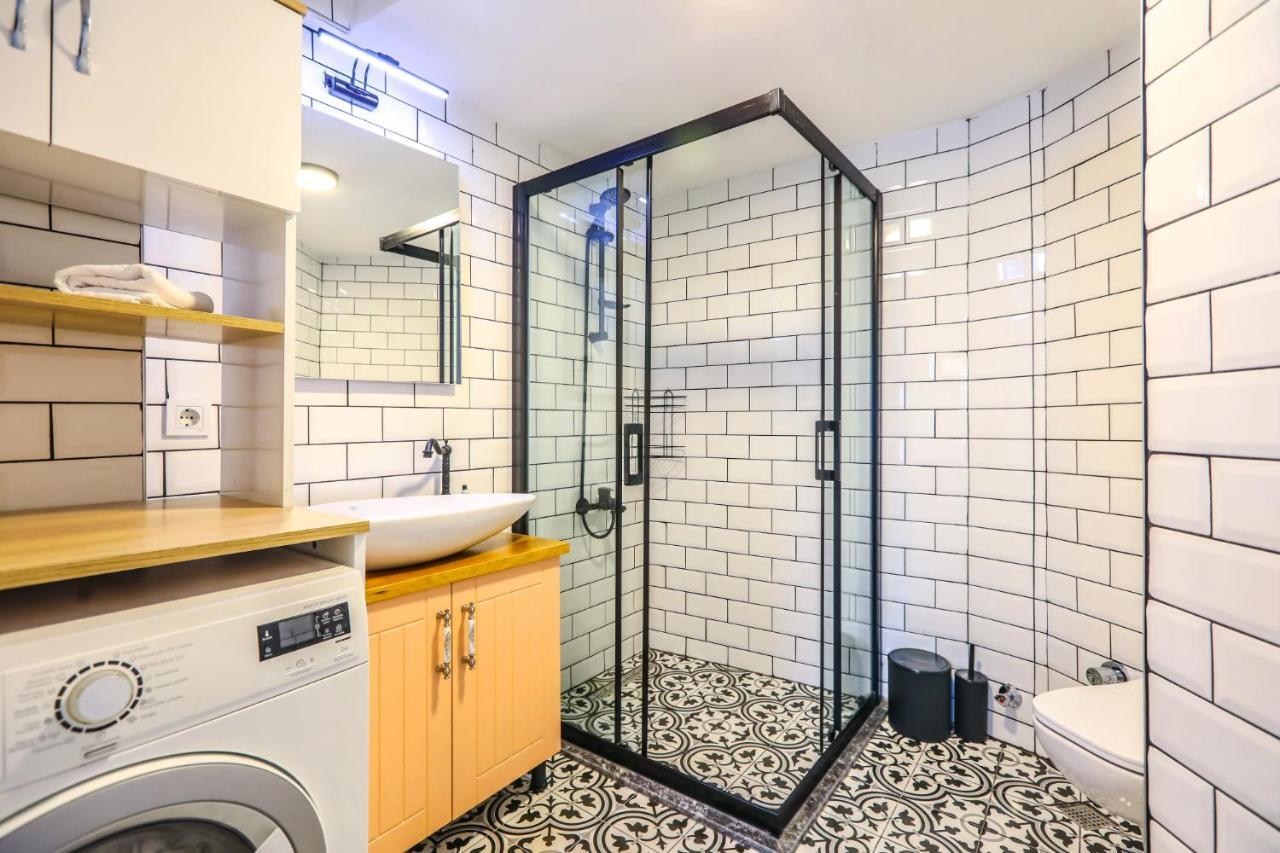 Vibrant Flat 500 M To Uskudar Ferry Station Apartment Istanbul Bagian luar foto