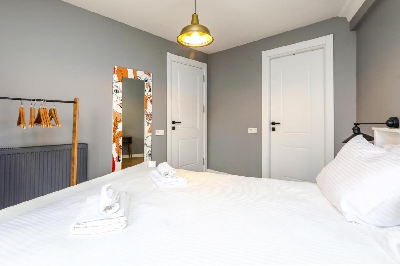 Vibrant Flat 500 M To Uskudar Ferry Station Apartment Istanbul Bagian luar foto